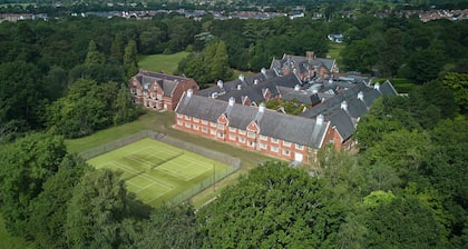 DoubleTree by Hilton St. Anne's Manor