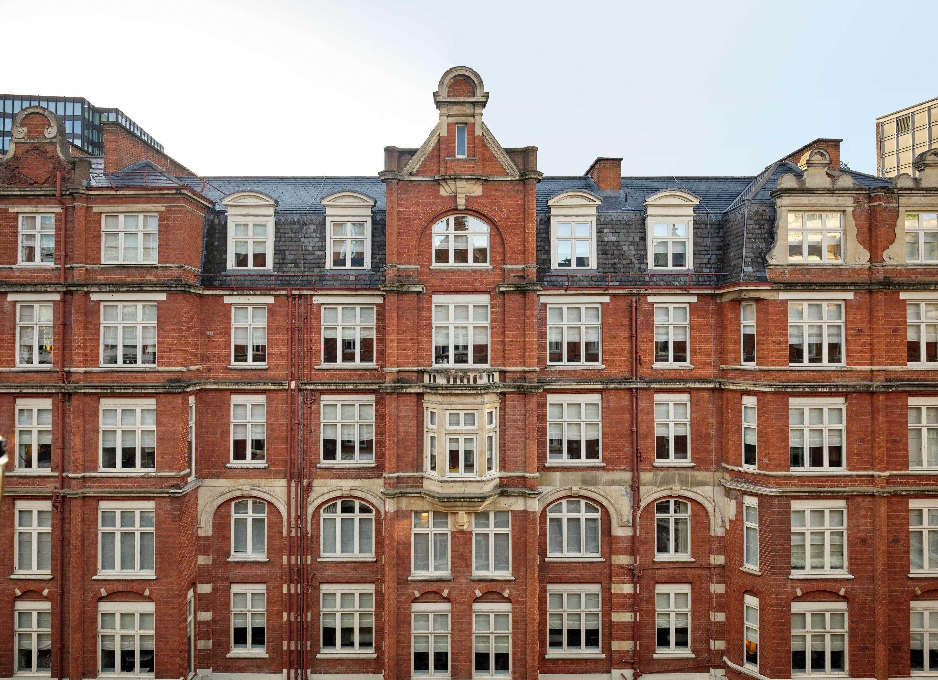 family room, 2 queen beds, courtyard view | view from room