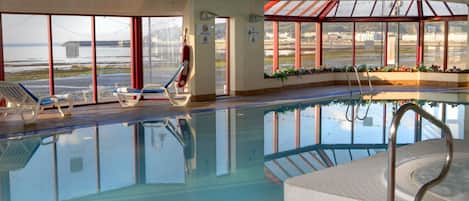 Inomhuspool och solstolar