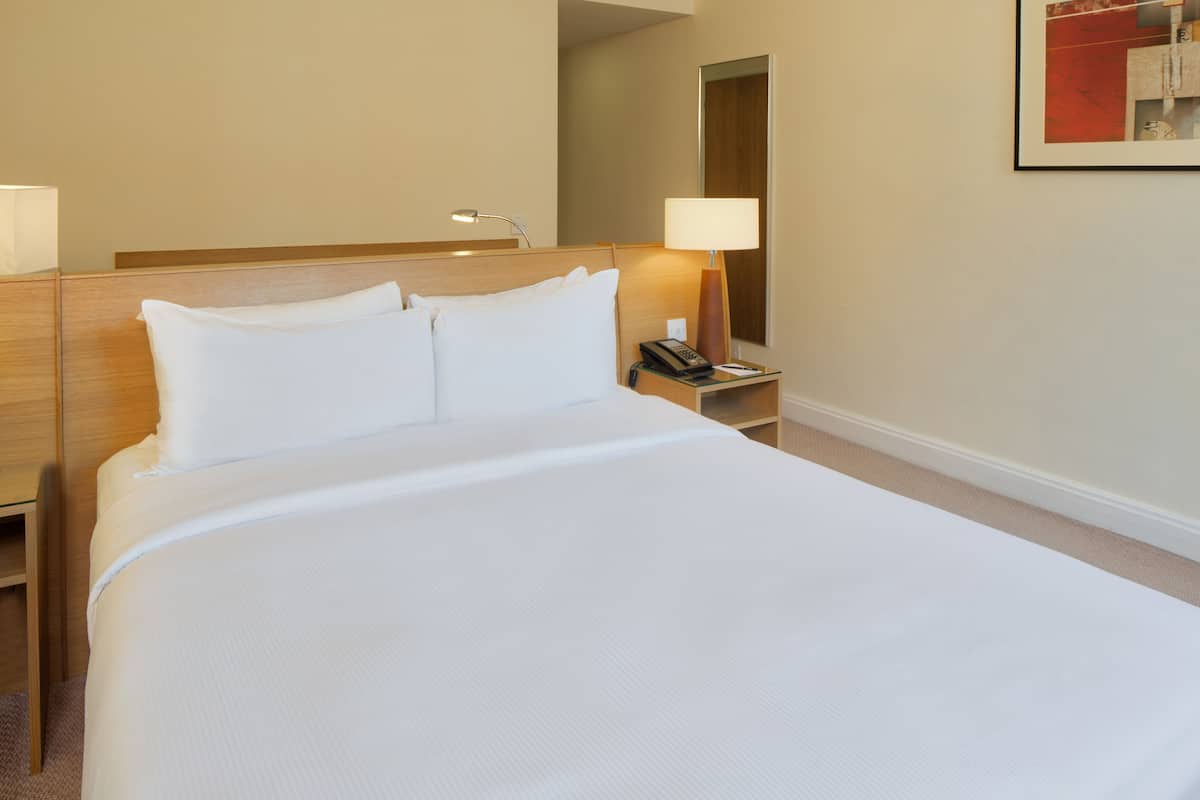 1 bedroom, in-room safe, desk, laptop workspace