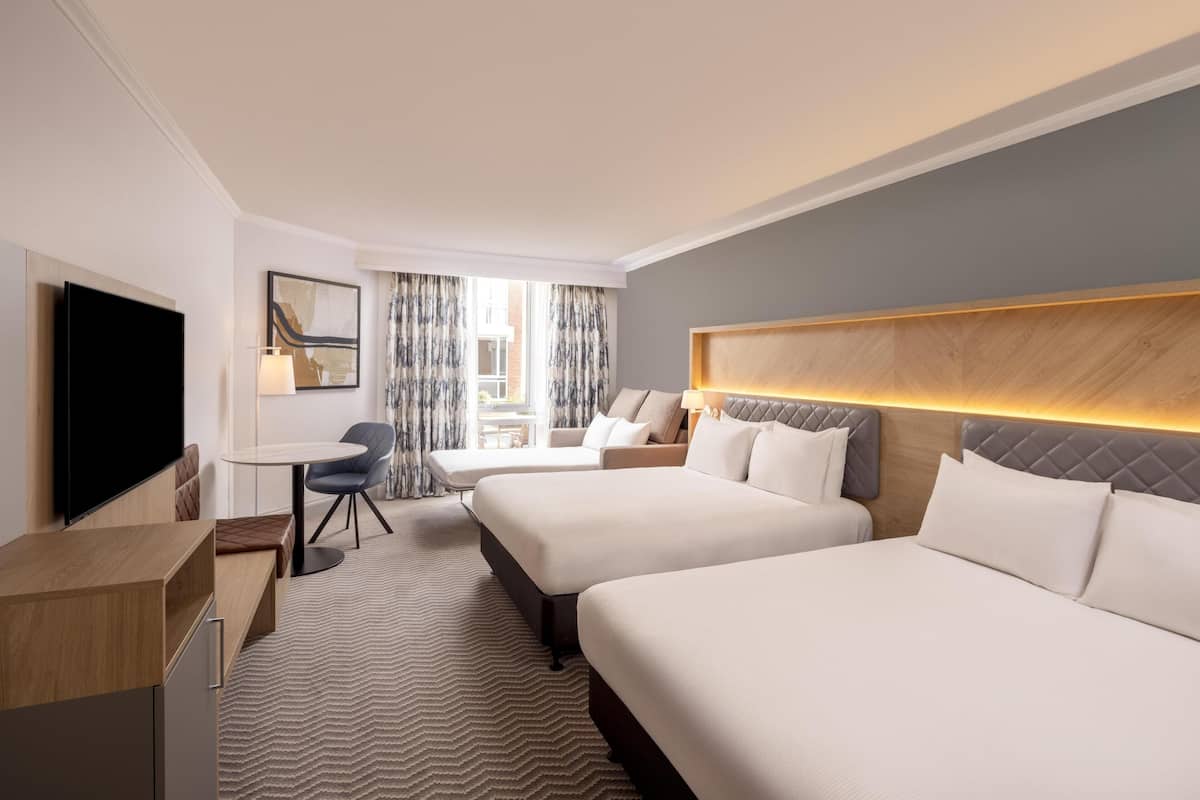 Deluxe Room | In-room safe, desk, laptop workspace, blackout drapes