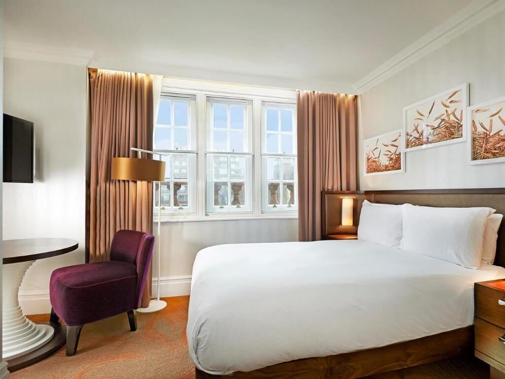 Premium-sengetøj, minibar, pengeskab på værelset, skrivebord