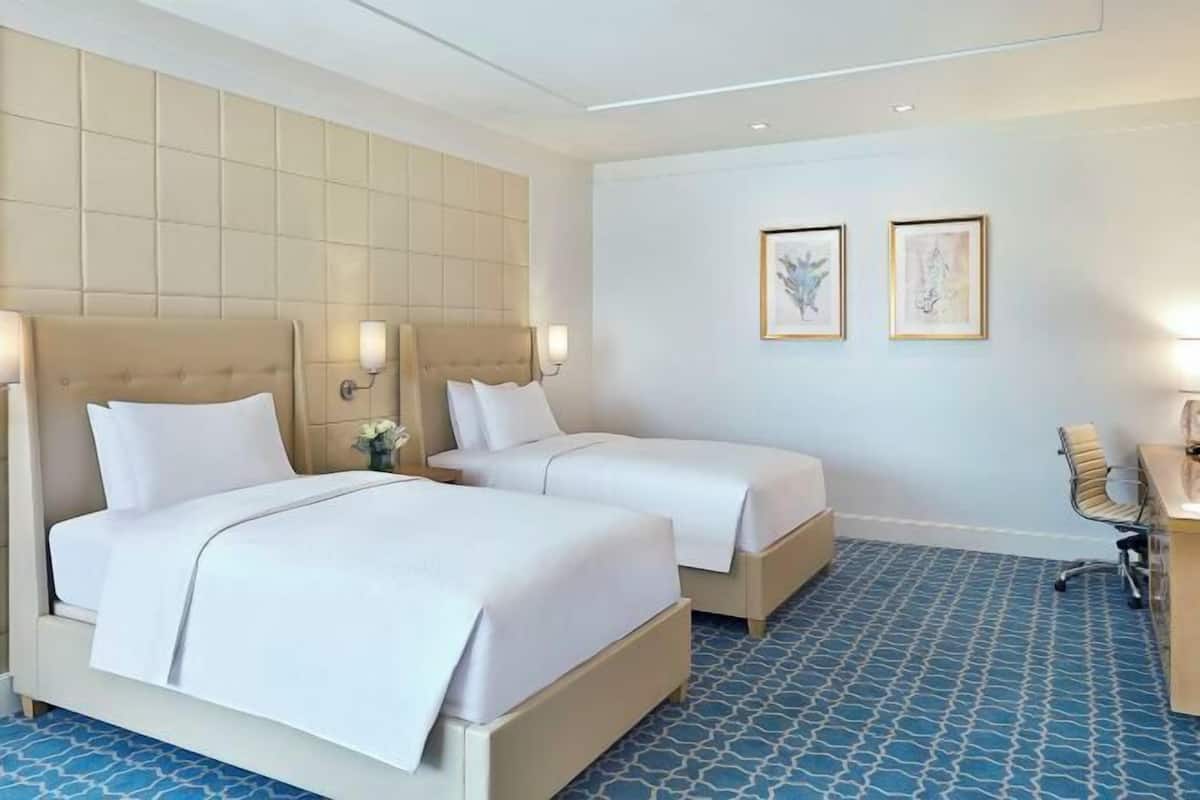1 bedroom, Egyptian cotton sheets, premium bedding, in-room safe