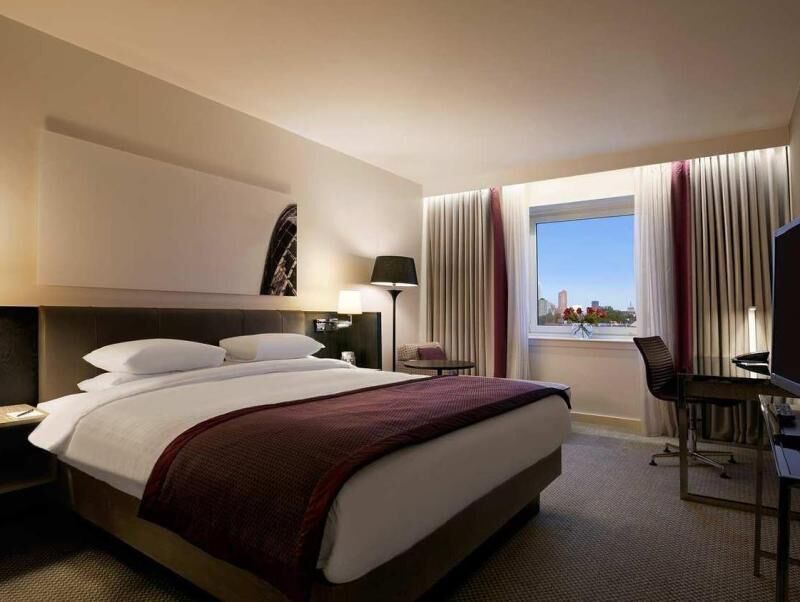 Egyptian cotton sheets, premium bedding, in-room safe, desk