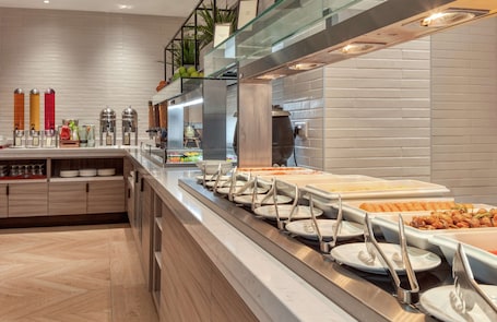 Breakfast (GBP 15 per person)