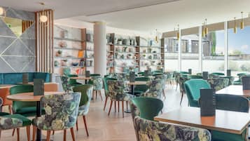 Café da manhã, almoço e jantar