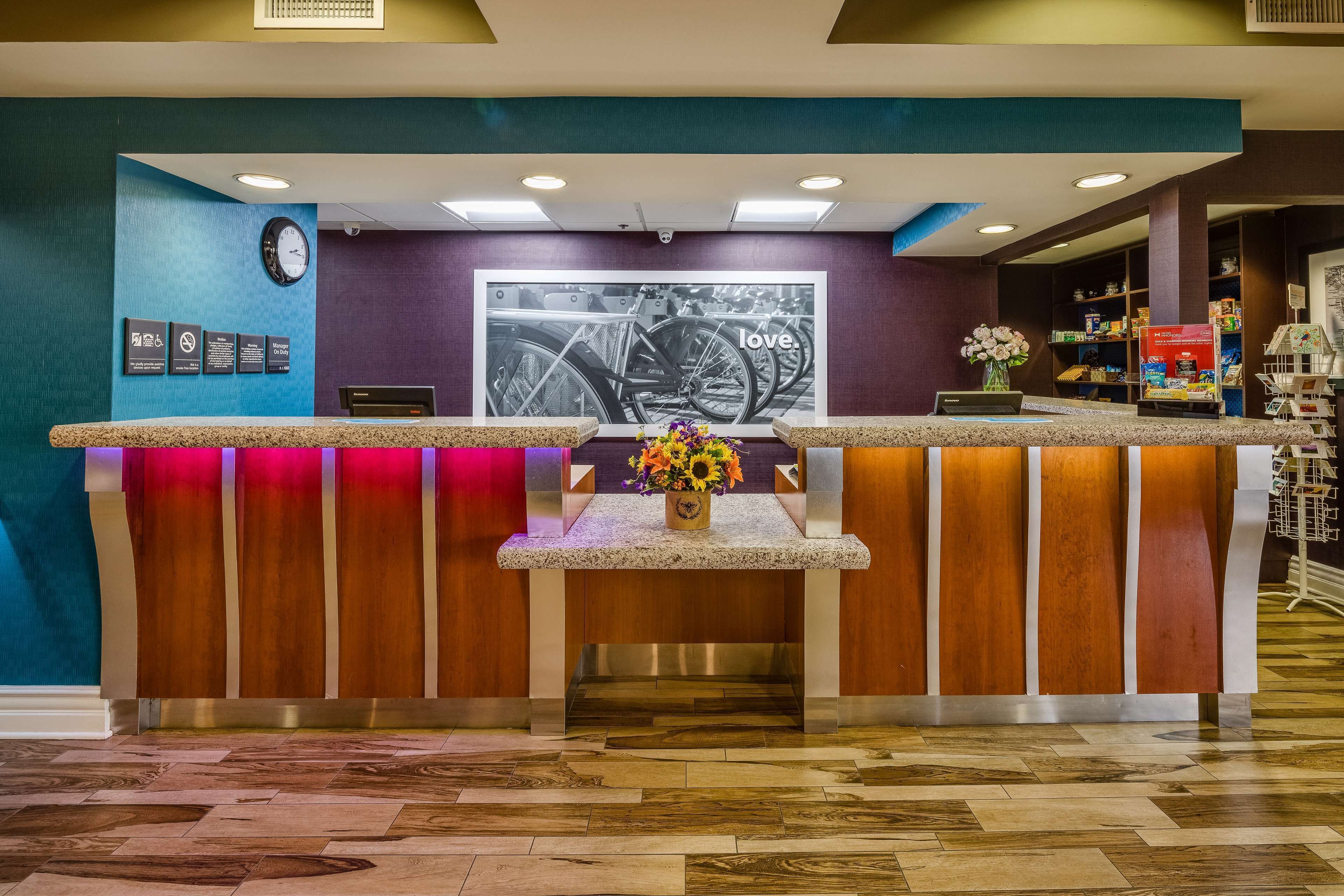 Photo - Hampton Inn San Francisco Airport