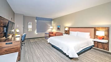 Habitación, 1 cama King size, para no fumadores | Ropa de cama de alta calidad, escritorio y cortinas blackout