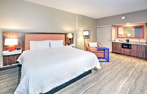 Room, 1 King Bed, Refrigerator | Minibar