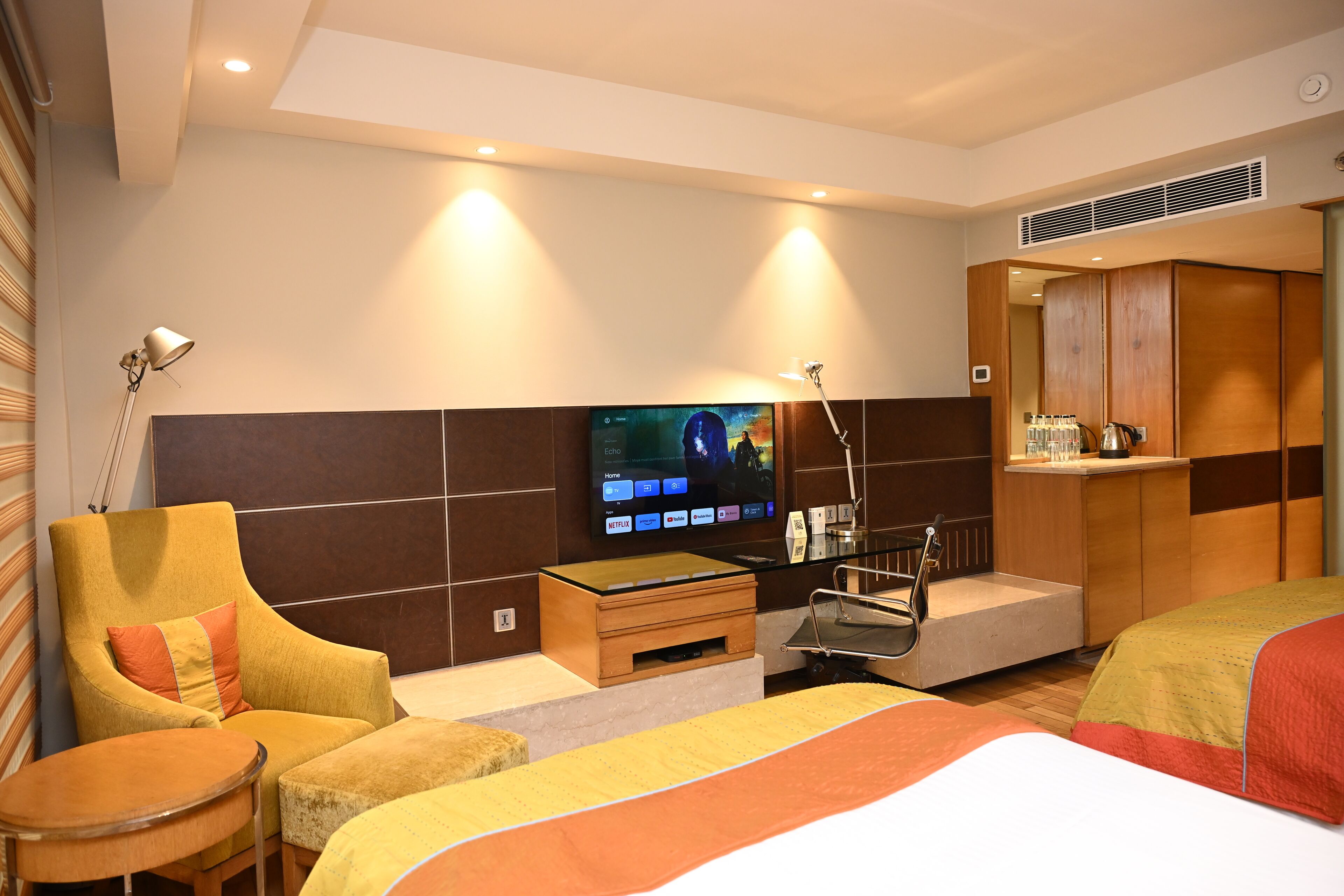 deluxe rooms twin | 1 bedroom, premium bedding, down duvets, select comfort beds