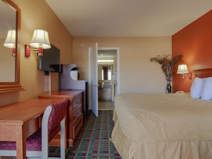 Desk, rollaway beds, free WiFi