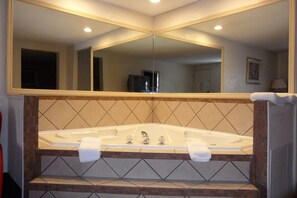 Suite, 1 King Bed, Smoking | Jetted bathtub