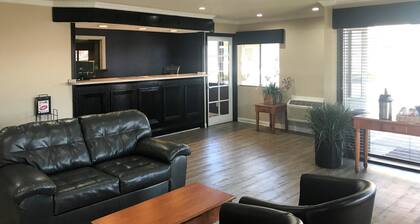 Rodeway Inn Ontario Airport Mills