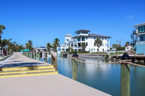 The Bay Inn at Lani Kai