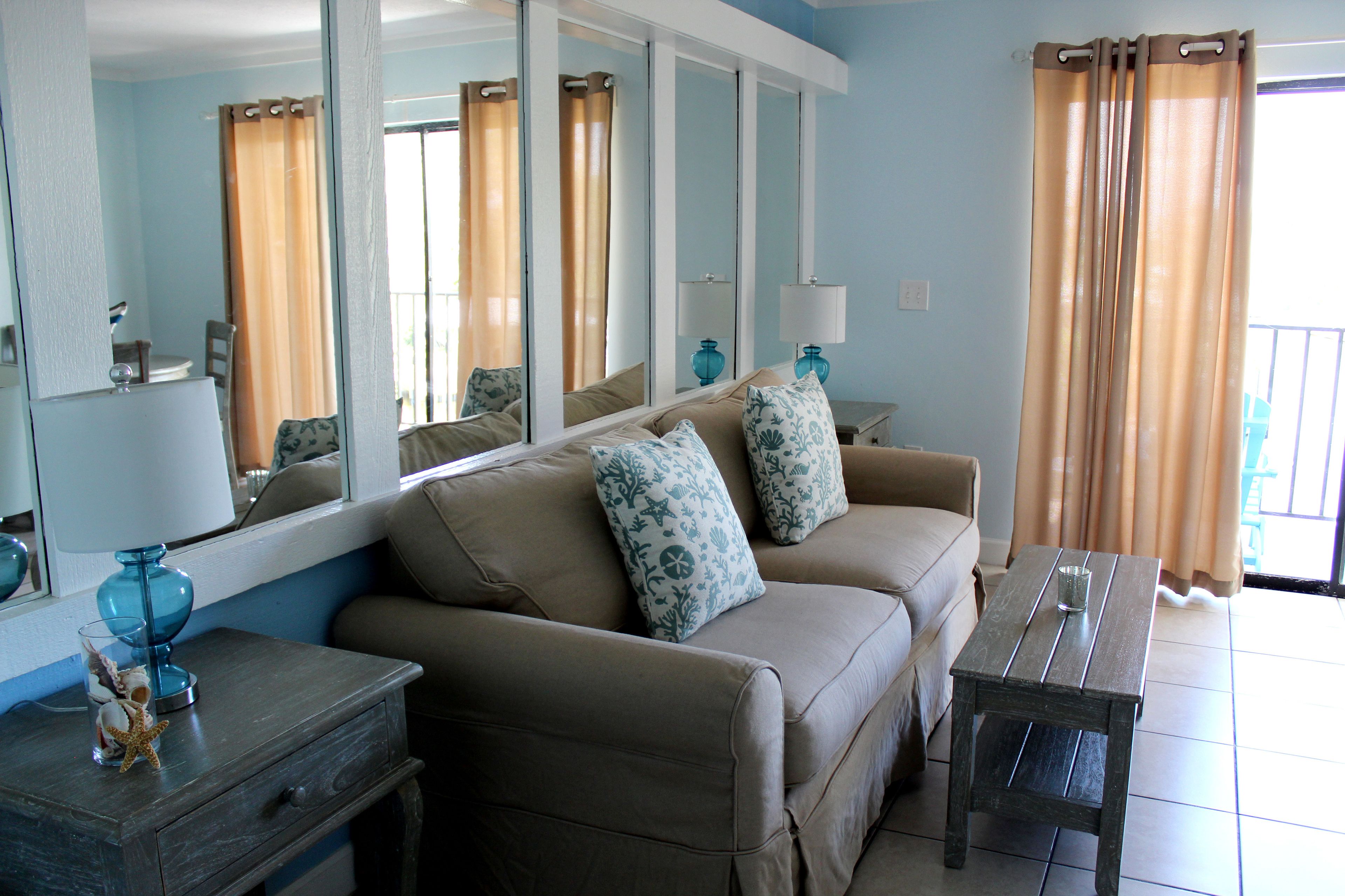 Deluxe suite, balkon, uitzicht op baai | Woonruimte