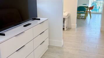 Deluxe Suite, 1 Bedroom, Balcony, Bay View | Living area | Flat-screen TV