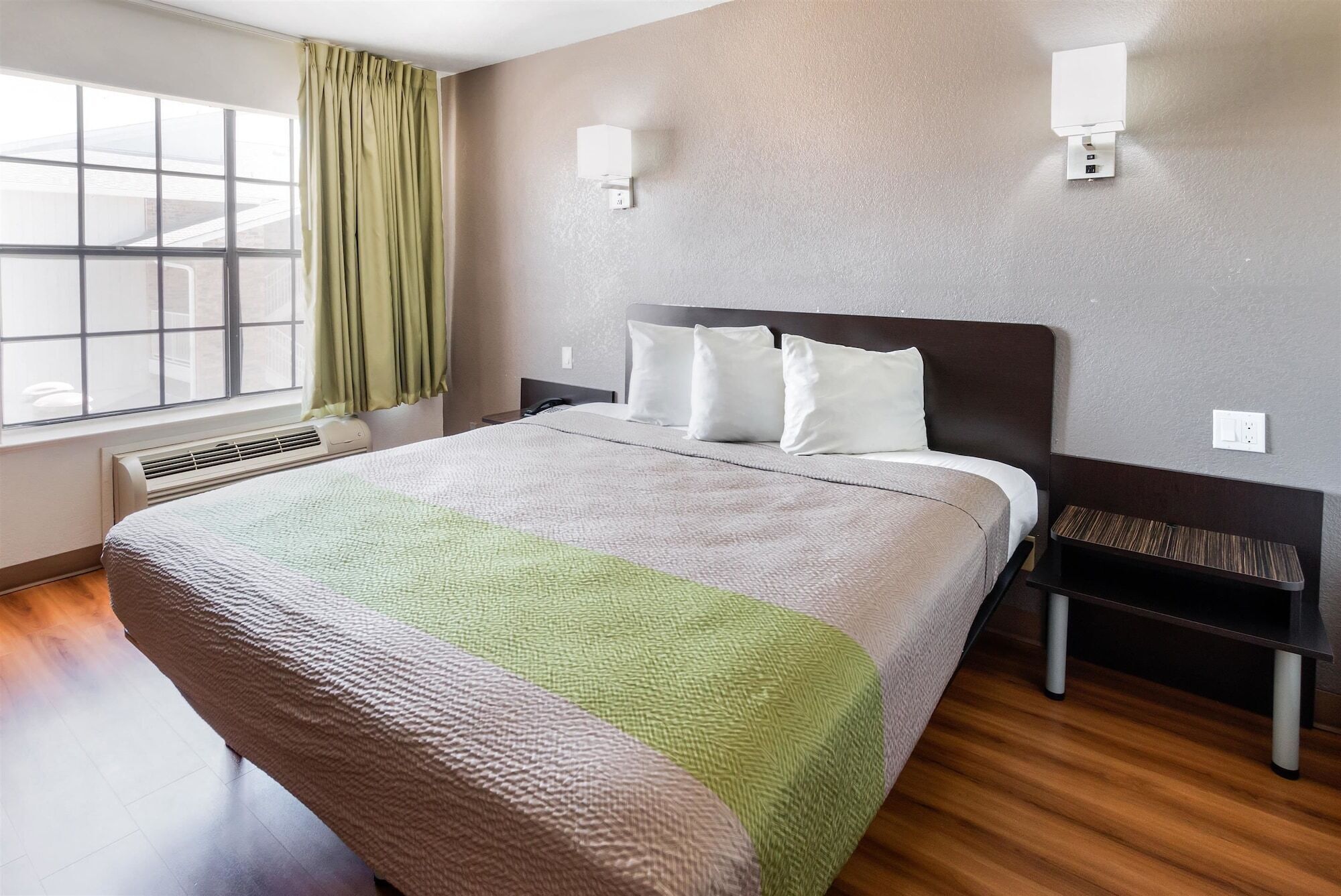 Desk, free WiFi, bed sheets