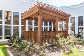 Front of property - Studio 6 Arlington, TX (Arlington)
