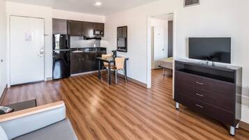 Full-sized fridge, microwave