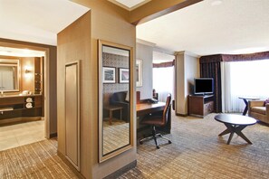 Suite, 1 King Bed with Sofa bed, Non Smoking | Living area