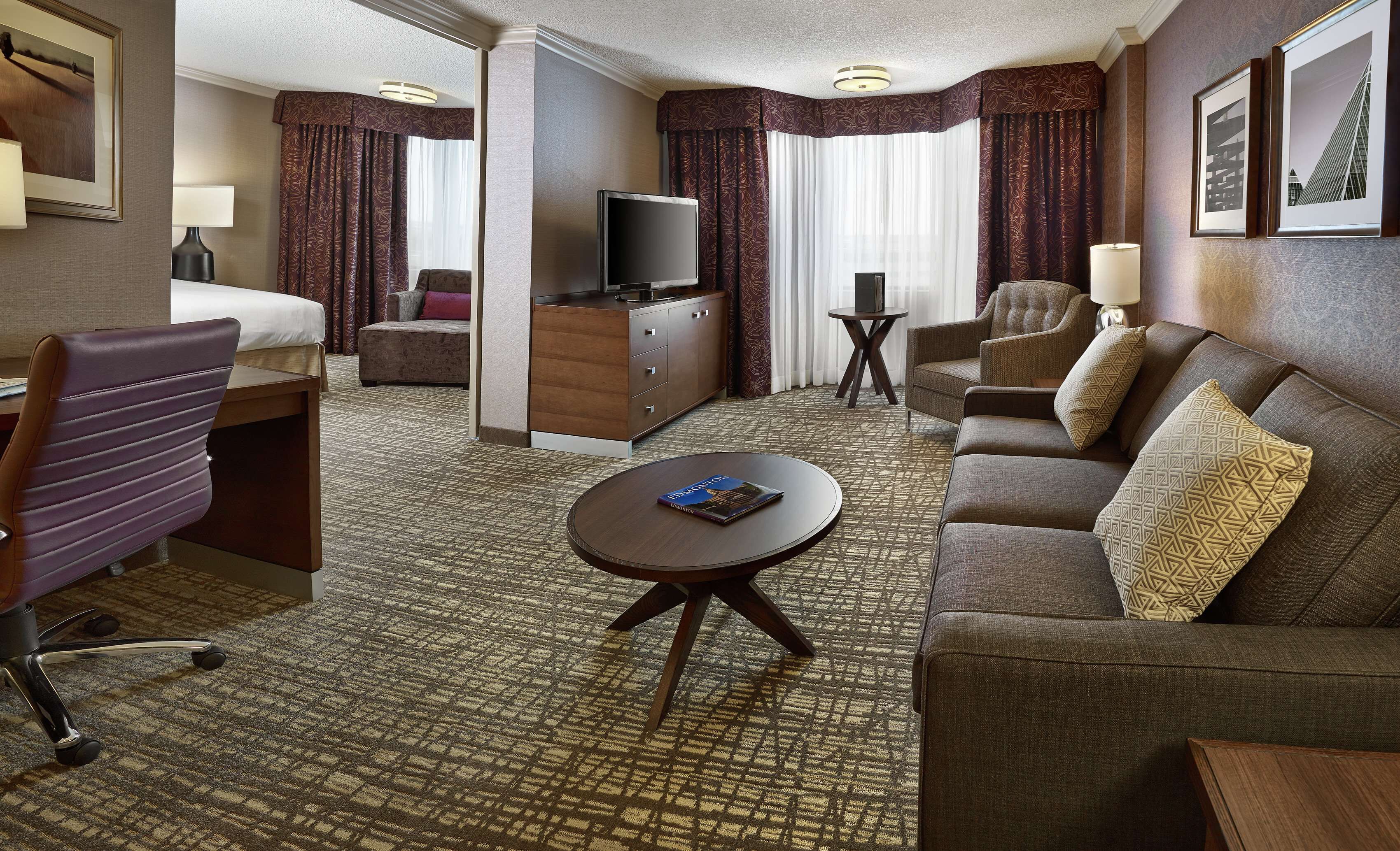 DoubleTree by Hilton Hotel West Edmonton in Edmonton: Reviews, Deals ...