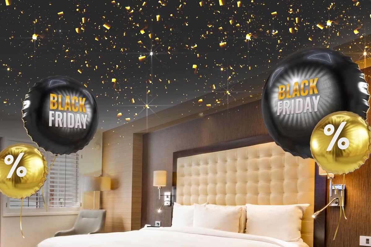 Deluxe kamer, 1 kingsize bed | 1 slaapkamer, donsdekens, een kluis op de kamer, een bureau