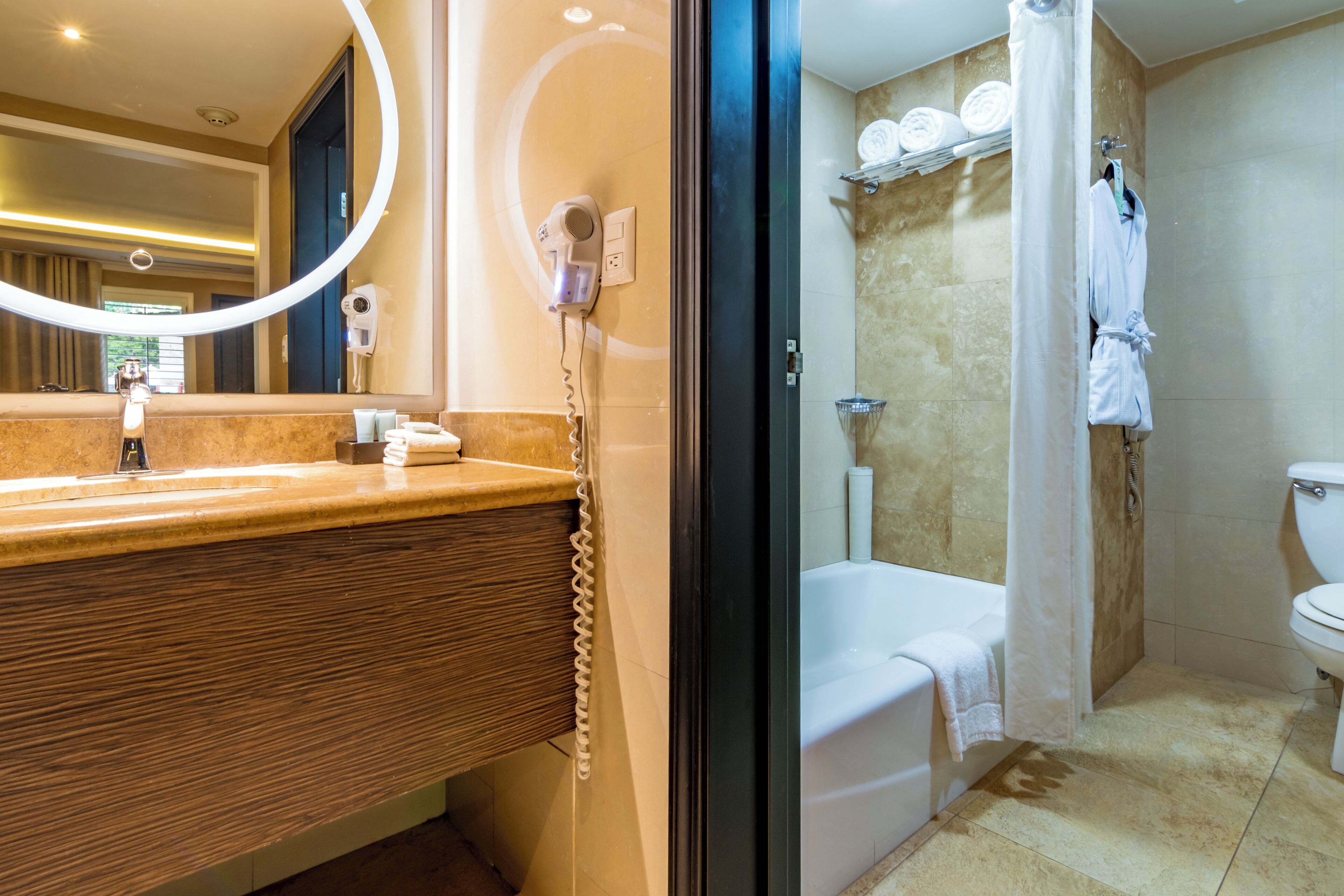 bungalow, 1 king bed | bathroom | shower, hair dryer, towels