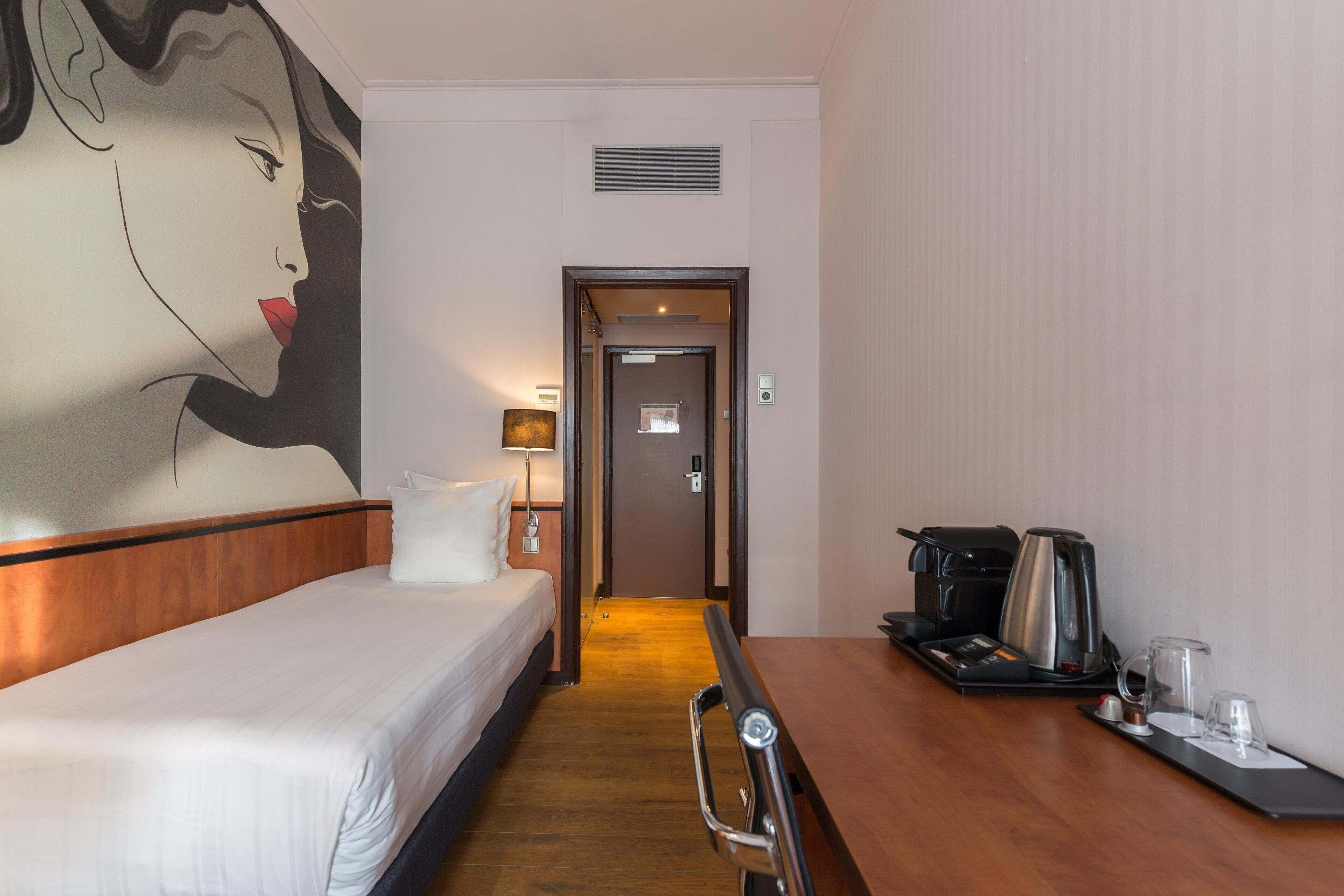 In-room safe, desk, laptop workspace, free WiFi