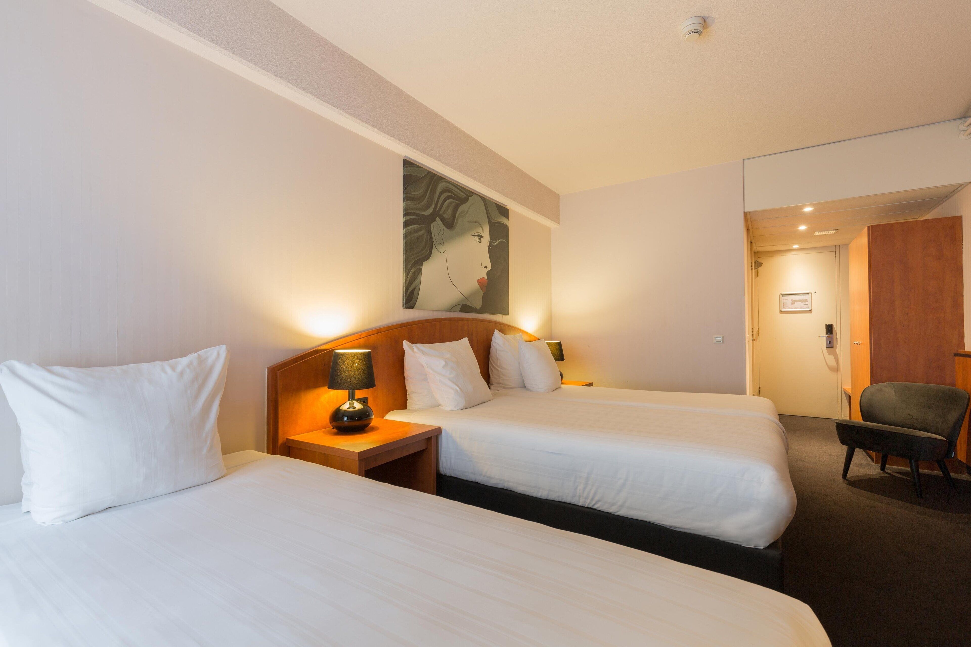 Triple Room, Non Smoking | In-room safe, desk, laptop workspace, free WiFi