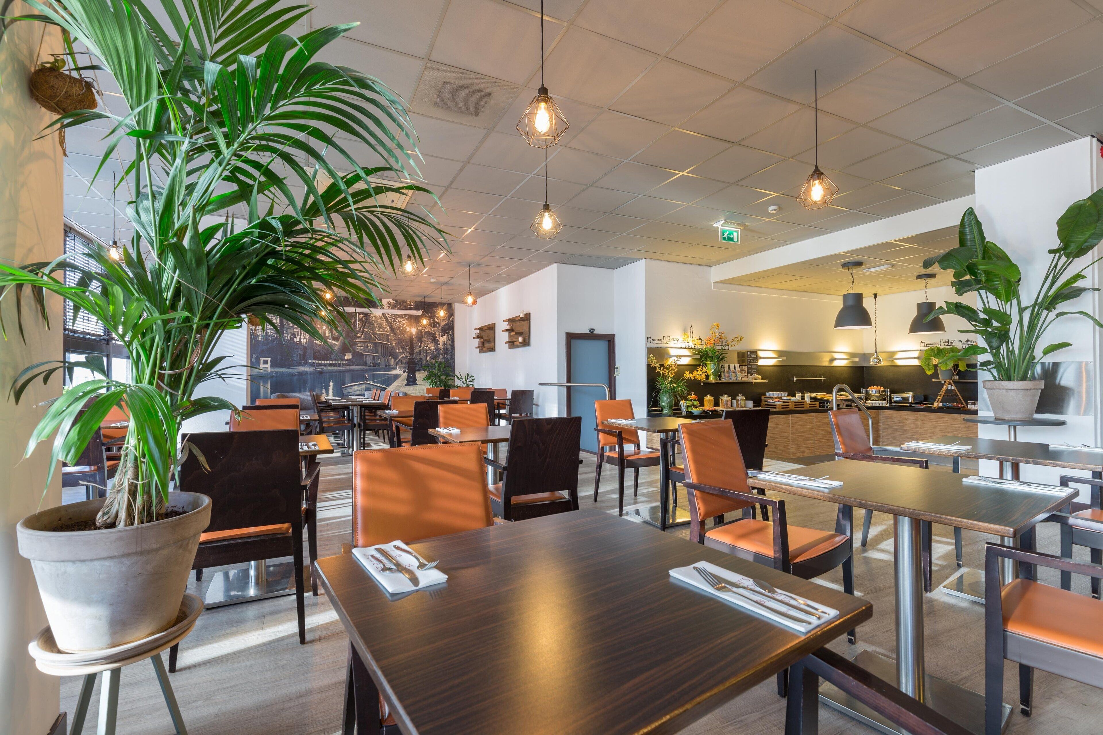 Frokostbuffé hver dag (EUR 25 per person)