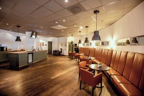 Dagelijks ontbijtbuffet (EUR 25 per persoon)