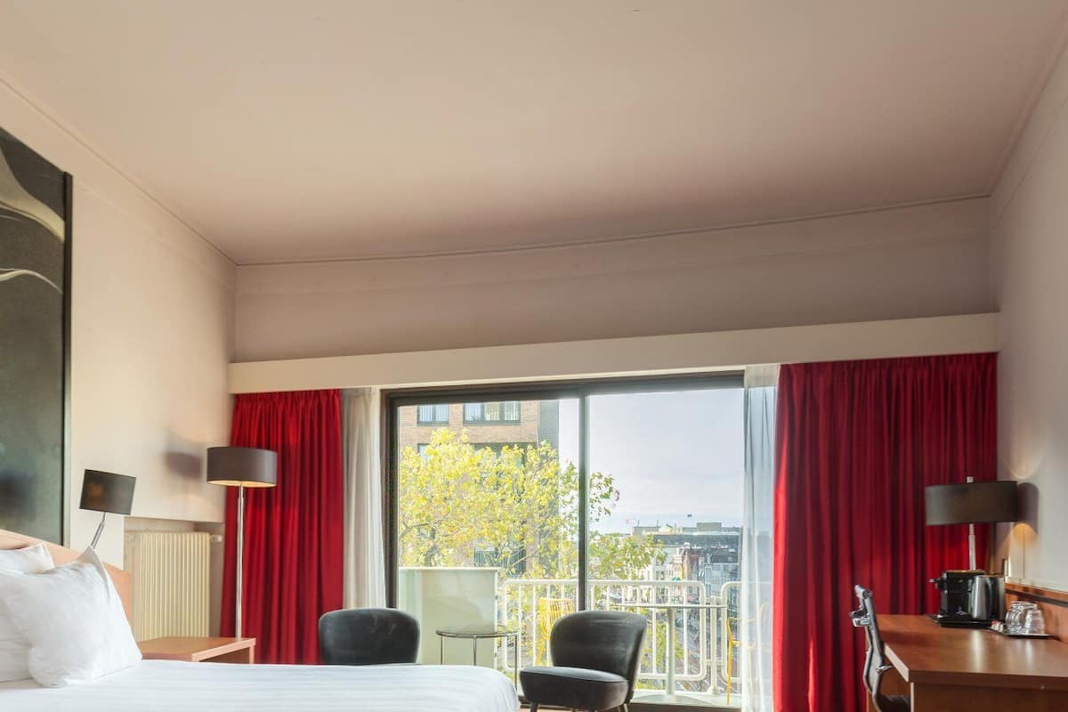 Rom – deluxe, 1 dobbeltseng eller 2 enkeltsenger, ikke-røyk, byutsikt | Safe på rommet, skrivebord og skrivebord for bærbar PC