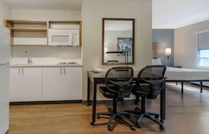 Studio Deluxe, 1 grand lit et 1 canapé-lit, non-fumeur | Cuisine privée
