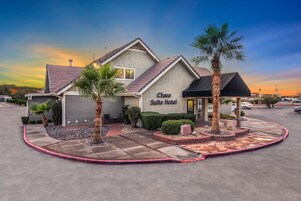 Fachada de la propiedad