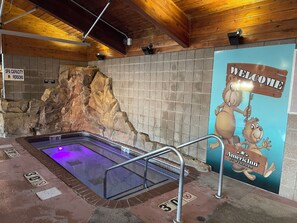 Indoor spa tub