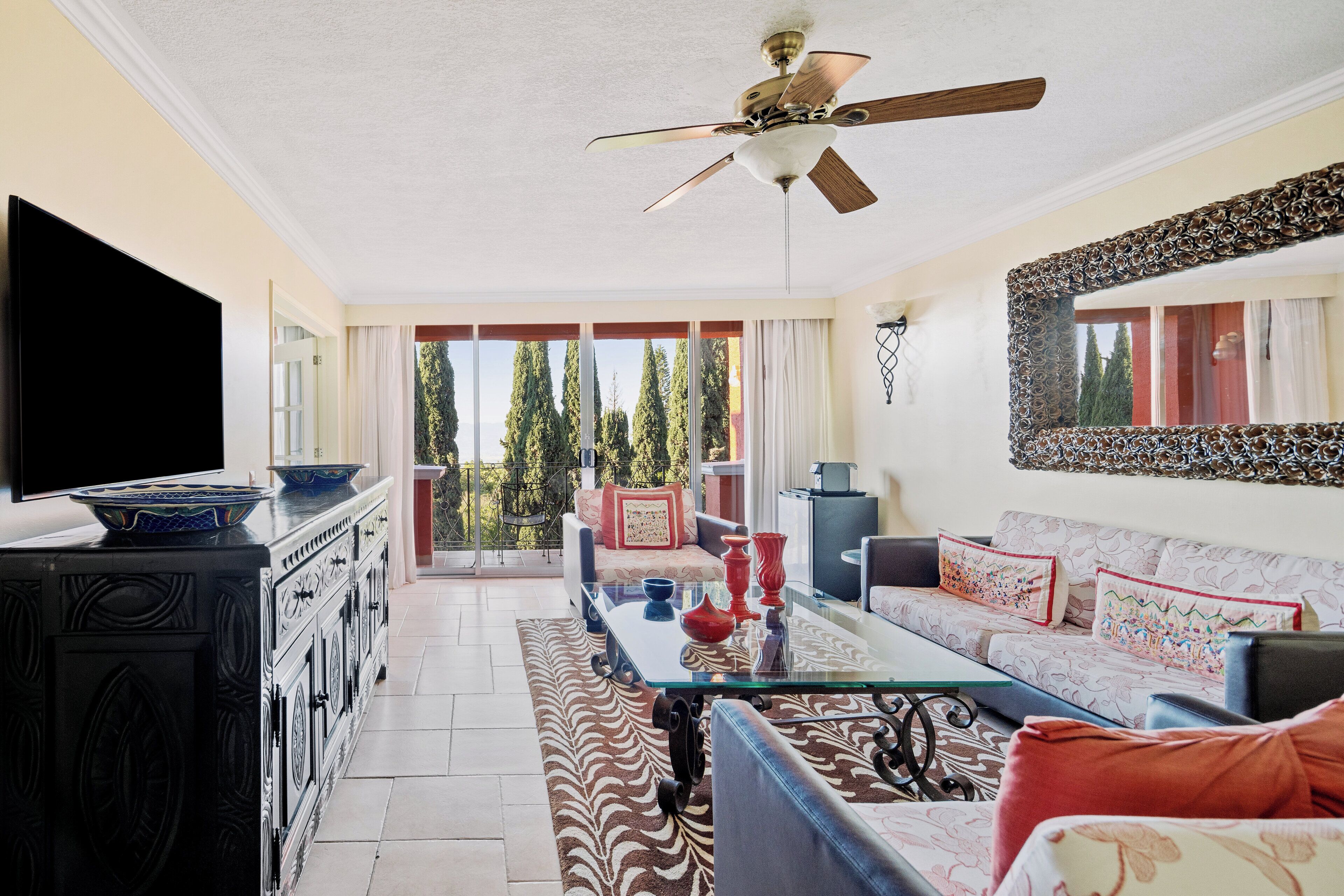 Pillowtop beds, in-room safe, desk, laptop workspace