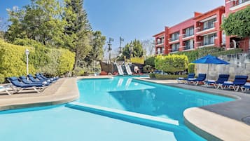 Indoor pool, 2 outdoor pools, pool umbrellas, pool loungers