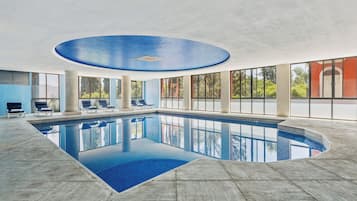 Indoor pool, 2 outdoor pools, pool umbrellas, pool loungers