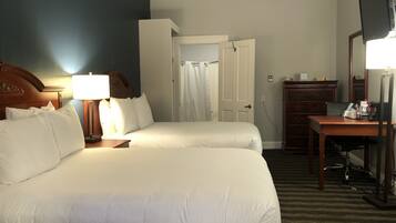 Executive-værelse - 2 dobbeltsenge - køkken - gårdsplads | Individuelt design, individuel indretning, skrivebord