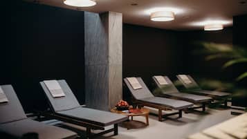 Sauna, hot tub, steam room