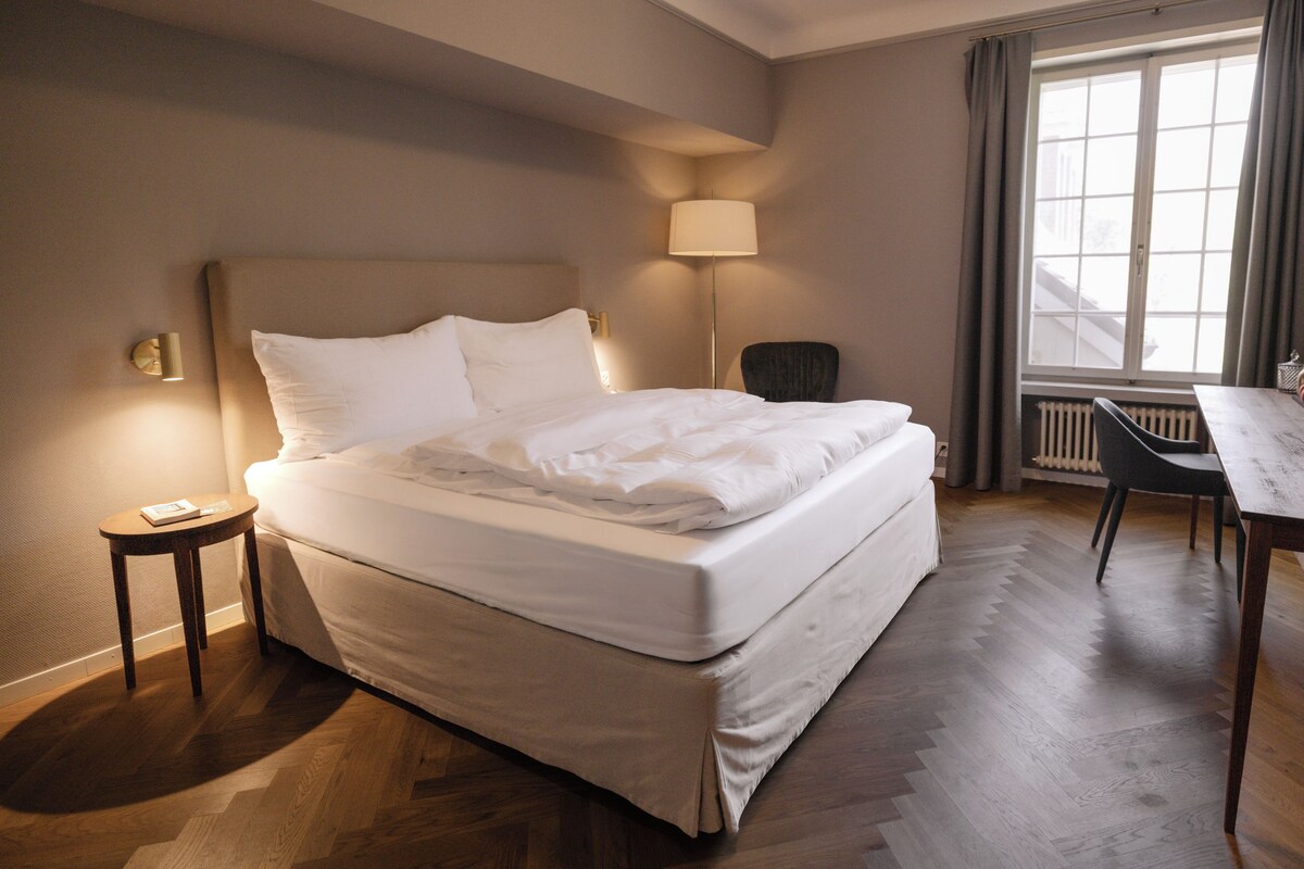 Classic Double Room | Premium bedding, in-room safe, blackout drapes