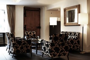 Sala de estar en el lobby