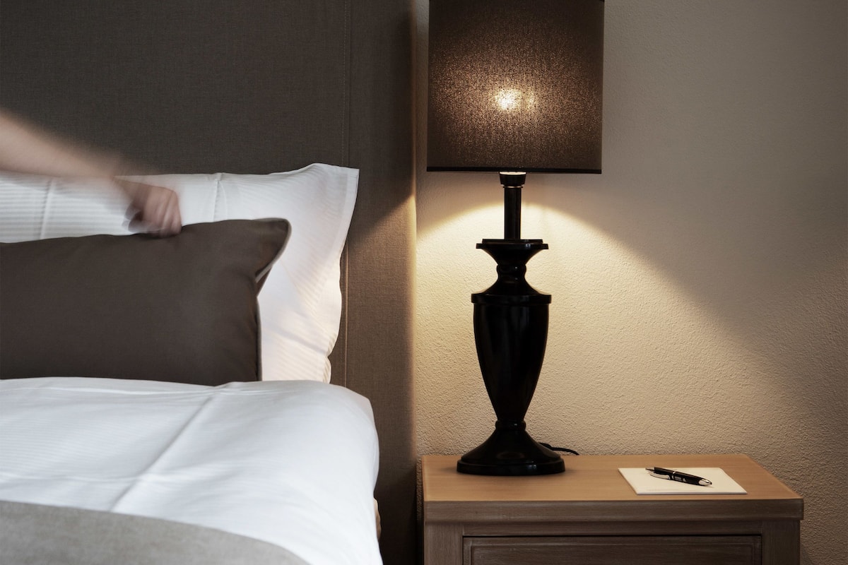 1 Schlafzimmer, hochwertige Bettwaren, Zimmersafe, individuell dekoriert