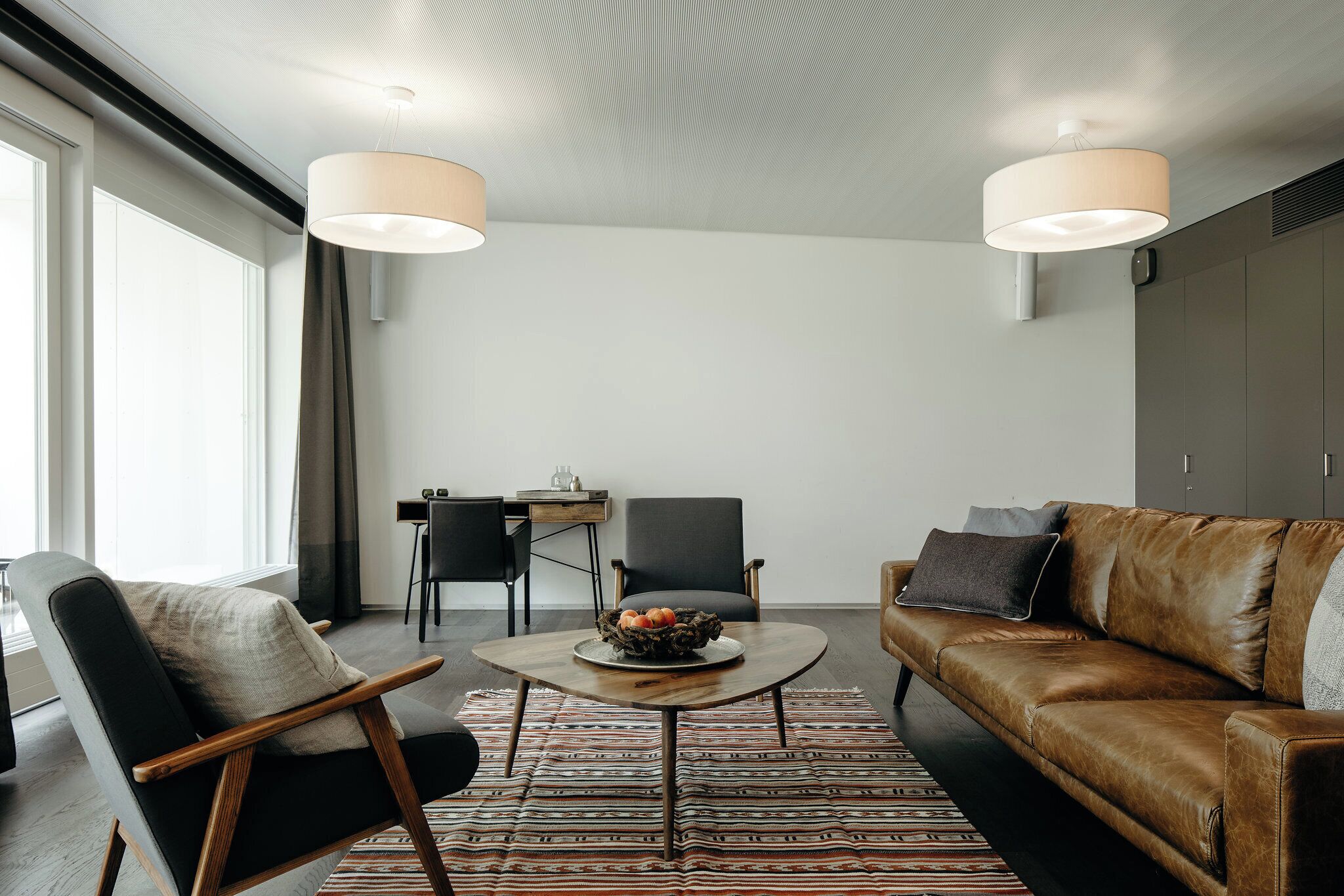 studio suite | living area | 32-inch flat-screen tv with cable channels, tv