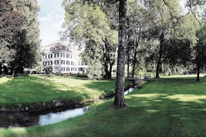 Exterior - Schloss Huenigen (Konolfingen)