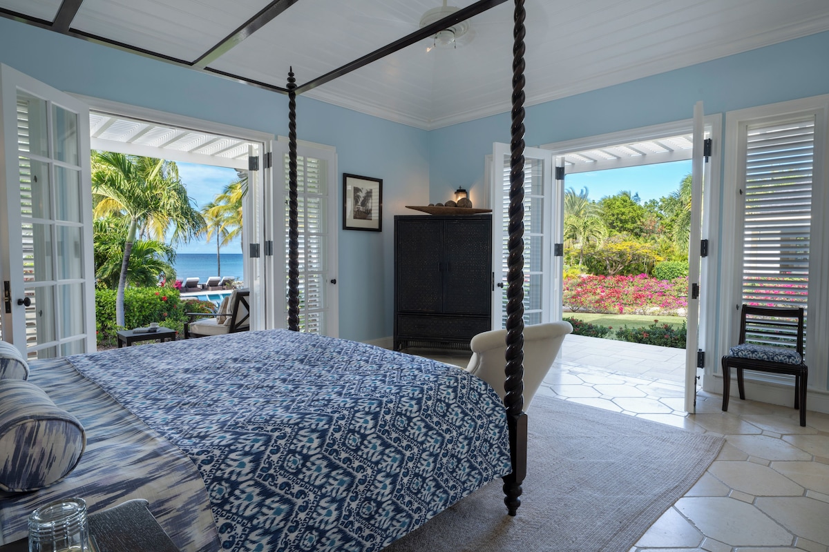Room (Oleander) | Minibar, in-room safe, blackout drapes, soundproofing