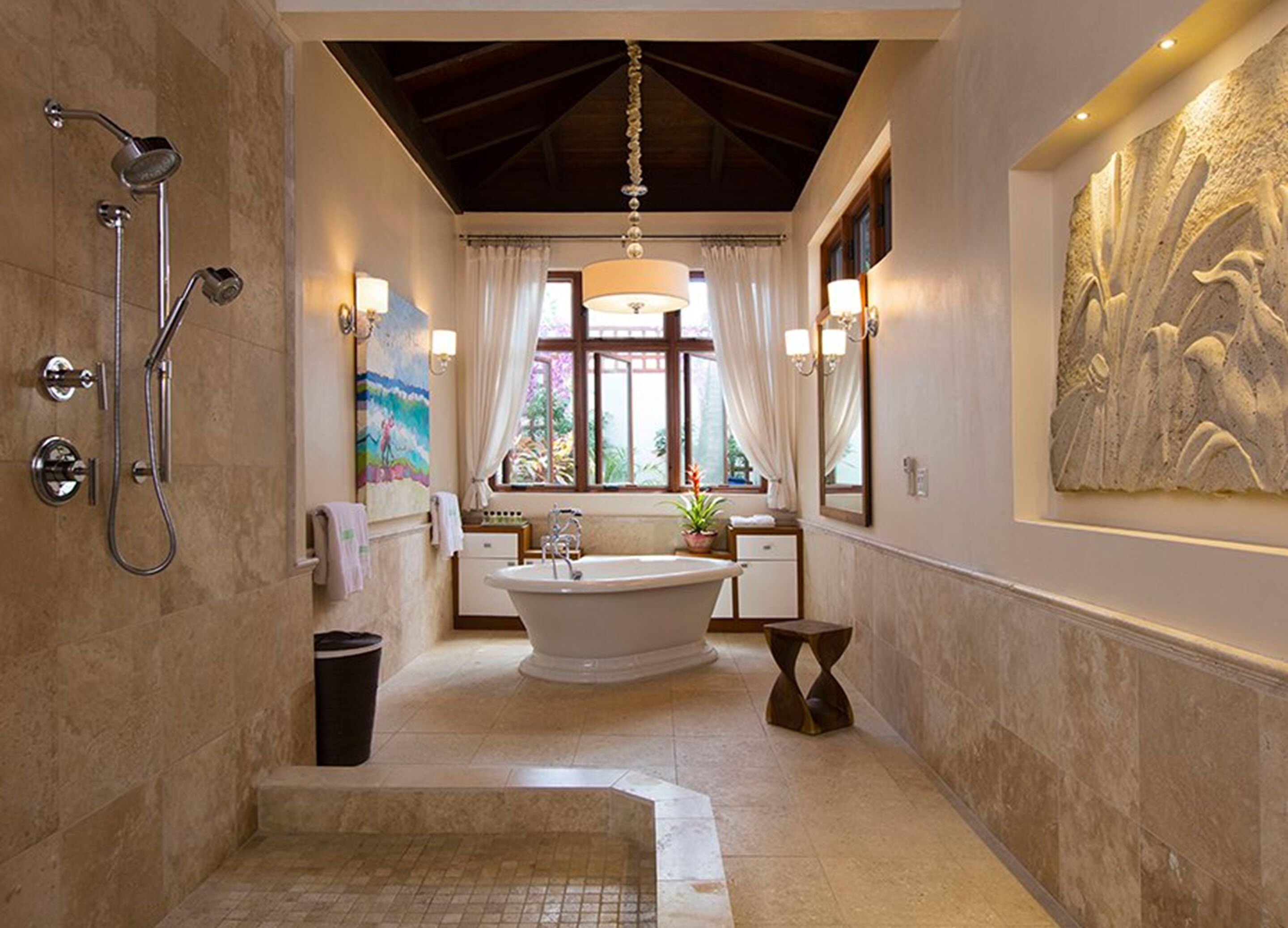 room, 3 bedrooms (hummingbird) | bathroom | shower, free toiletries, hair dryer, bathrobes