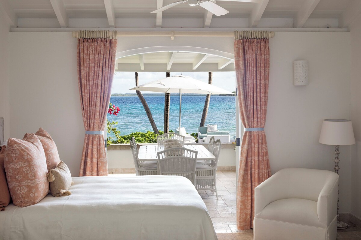 Room (Tortuga) | Minibar, in-room safe, blackout drapes, soundproofing