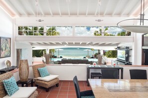 3 restaurants, breakfast, lunch, dinner served; Italian cuisine