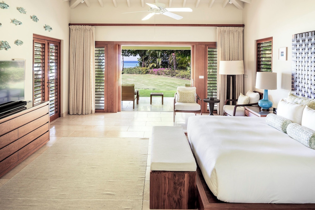Room (Allamanda) | Minibar, in-room safe, blackout drapes, soundproofing